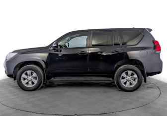 Подержанный автомобиль Toyota Land Cruiser Prado 2018 года (8 фото)