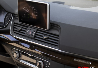 Подержанный автомобиль Audi Q5 2017 года (15 фото)