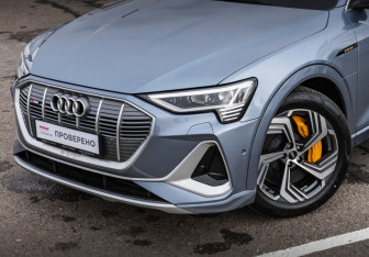 Новый Audi e-tron 2022 (2 фото)