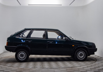 Подержанный автомобиль LADA (ВАЗ) 2109 Hatchback 2003 года (4 фото)