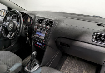 Подержанный автомобиль Volkswagen Polo Sedan 2020 года (19 фото)
