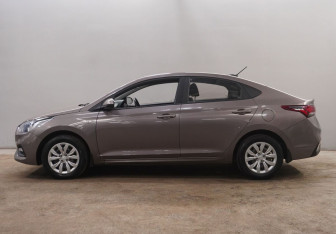 Подержанный автомобиль Hyundai Solaris Sedan 2017 года (8 фото)