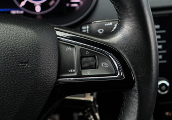 Подержанный автомобиль Skoda Octavia Liftback 2019 года (23 фото)