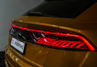 Подержанный автомобиль Audi Q8 2018 года (29 фото)