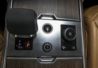 Подержанный автомобиль Land Rover Range Rover 2022 года (20 фото)