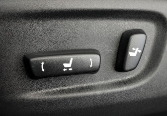 Подержанный автомобиль Toyota Land Cruiser Prado 2019 года (26 фото)