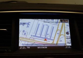 Подержанный автомобиль Infiniti QX80 2014 года (27 фото)