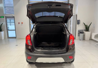 Подержанный автомобиль Opel Mokka 2014 года (6 фото)