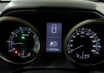 Подержанный автомобиль Toyota Land Cruiser Prado 2013 года (15 фото)