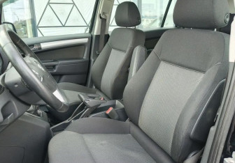 Подержанный автомобиль Opel Zafira Compactvan 2012 года (16 фото)