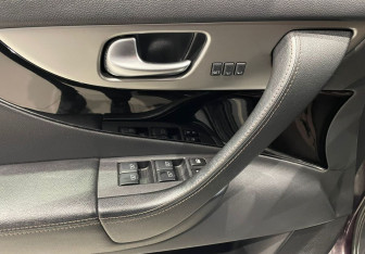Подержанный автомобиль Infiniti QX70 2013 года (17 фото)