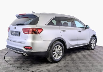 Подержанный автомобиль Kia Sorento 2019 года (5 фото)