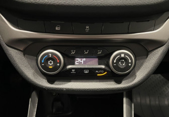 Подержанный автомобиль LADA (ВАЗ) Vesta Sedan 2018 года (15 фото)