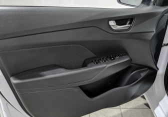 Подержанный автомобиль Hyundai Solaris Sedan 2022 года (19 фото)