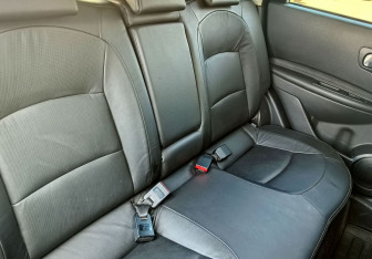 Подержанный автомобиль Nissan Qashqai 2009 года (13 фото)