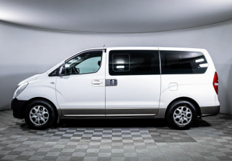 Подержанный автомобиль Hyundai H-1 2012 года (8 фото)