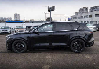 Подержанный автомобиль Voyah Free 2023 года (9 фото)