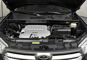 Подержанный автомобиль Toyota Highlander 2012 года (7 фото)