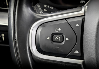 Подержанный автомобиль Volvo XC60 2019 года (29 фото)