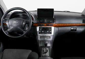 Подержанный автомобиль Toyota Avensis Sedan 2007 года (12 фото)