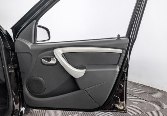 Подержанный автомобиль LADA (ВАЗ) Largus Wagon 2018 года (24 фото)