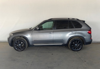 Подержанный автомобиль BMW X5 2012 года (8 фото)
