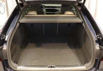 Подержанный автомобиль Audi A7 2019 года (26 фото)