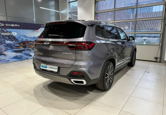 Подержанный автомобиль Chery Tiggo 8 2023 года (4 фото)