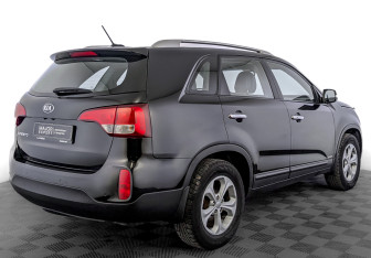 Подержанный автомобиль Kia Sorento 2019 года (5 фото)