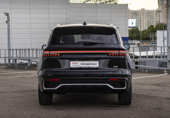 Подержанный автомобиль Geely Monjaro 2024 года (7 фото)