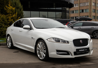 Подержанный автомобиль Jaguar XF Sedan 2014 года (2 фото)