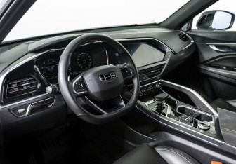 Подержанный автомобиль Geely Tugella 2022 года (11 фото)