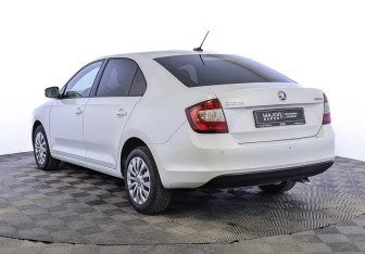 Подержанный автомобиль Skoda Rapid Liftback 2019 года (7 фото)