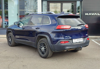 Подержанный автомобиль Jeep Cherokee 2014 года (7 фото)