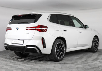 Подержанный автомобиль BMW X3 2025 года (2 фото)