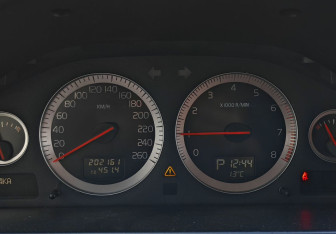 Подержанный автомобиль Volvo XC90 2014 года (12 фото)