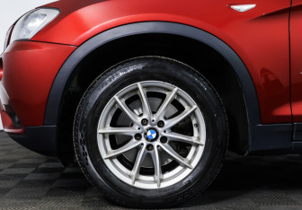 Подержанный автомобиль BMW X3 2012 года (22 фото)