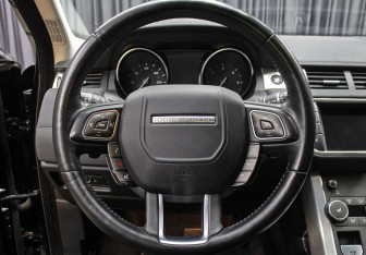 Подержанный автомобиль Land Rover Range Rover Evoque 2018 года (16 фото)