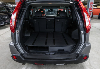Подержанный автомобиль Nissan X-Trail 2011 года (10 фото)