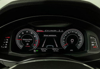 Подержанный автомобиль Audi A7 2023 года (11 фото)