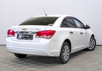 Подержанный автомобиль Chevrolet Cruze Sedan 2014 года (5 фото)