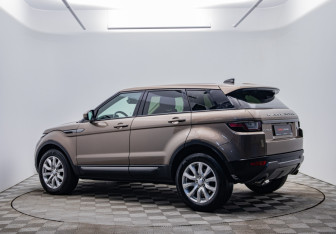 Подержанный автомобиль Land Rover Range Rover Evoque 2017 года (7 фото)