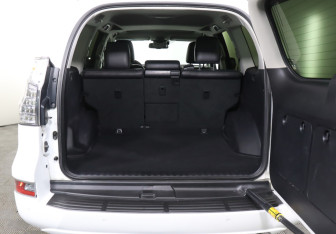 Подержанный автомобиль Lexus GX 2016 года (10 фото)