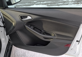 Подержанный автомобиль Ford Focus Hatchback 2018 года (24 фото)