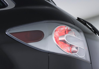 Подержанный автомобиль Mazda CX-7 2010 года (21 фото)