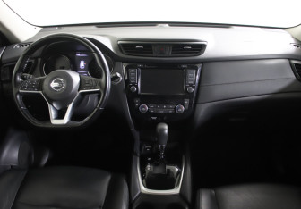 Подержанный автомобиль Nissan X-Trail 2019 года (12 фото)
