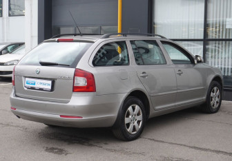 Подержанный автомобиль Skoda Octavia Wagon 2009 года (5 фото)