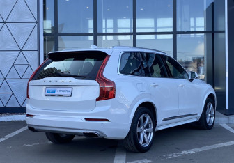 Подержанный автомобиль Volvo XC90 2017 года (5 фото)