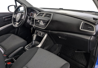 Подержанный автомобиль Suzuki SX4 Hatchback 2014 года (13 фото)