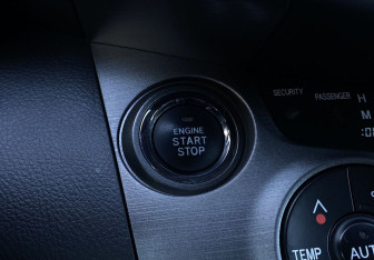 Подержанный автомобиль Toyota RAV4 2012 года (16 фото)